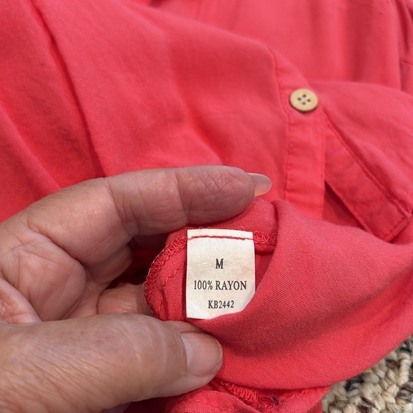 Mind Code Coral Sleeveless Ruffle Rayon Blouse. Medium - Picture 5 of 9
